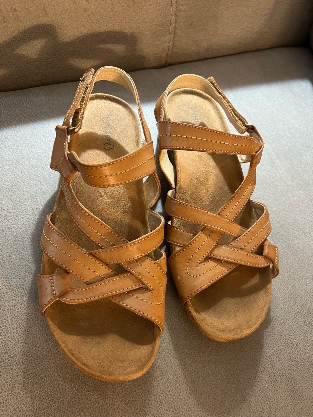 Bare Traps Women's Tan Strappy Comfort Sandals